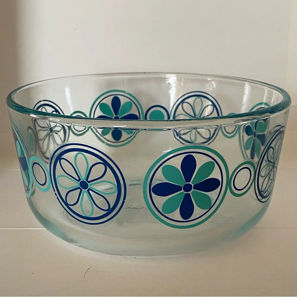 Pyrex vintage “pinwheel”